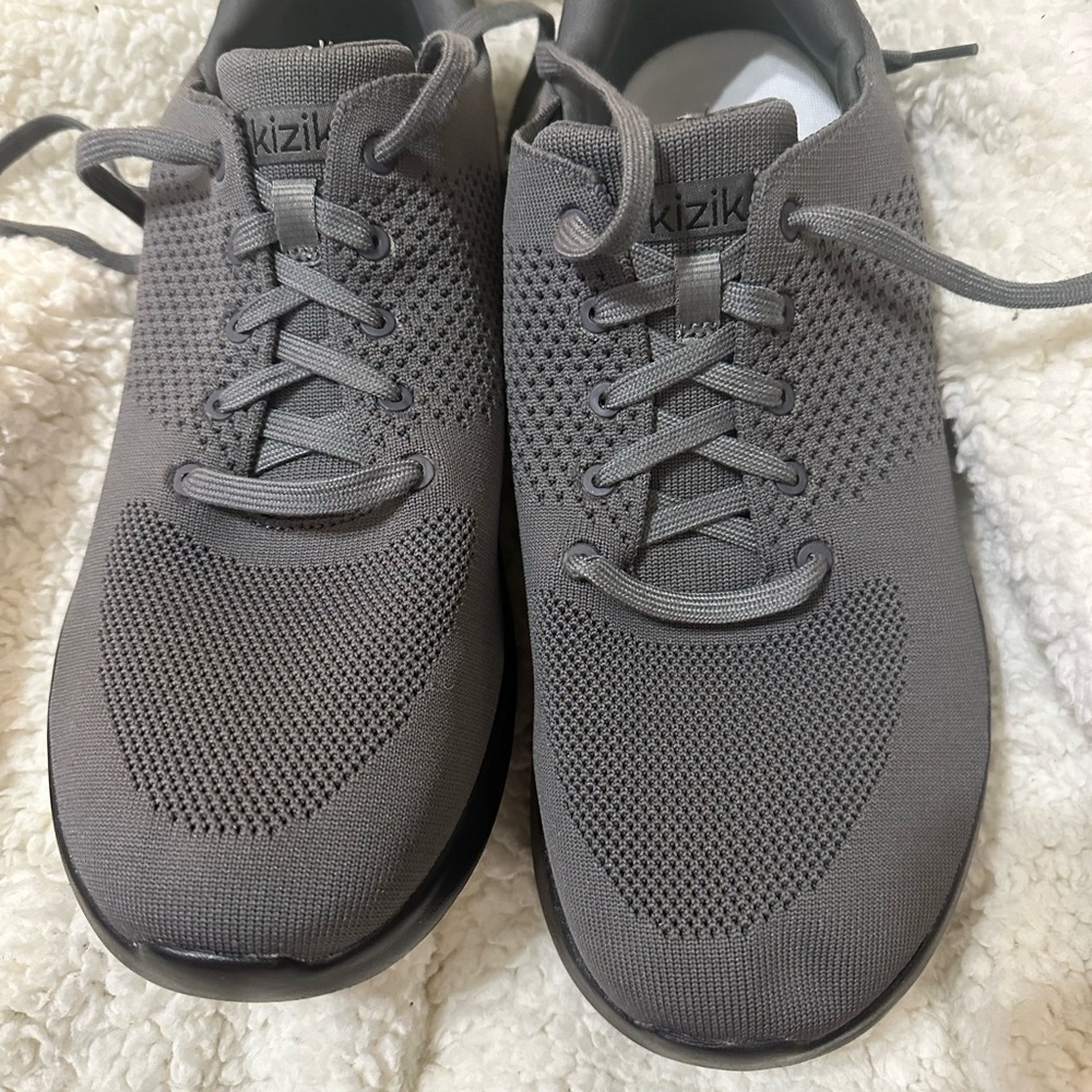 Kizik Men's Gray sneakers x-wide